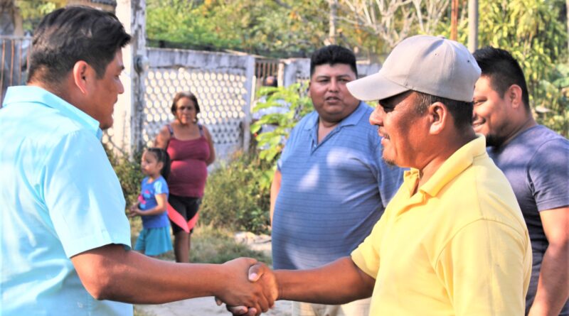 <strong>Presidente Jesús Toto sostiene reunión con vecino de la colonia Las Tinas</strong>