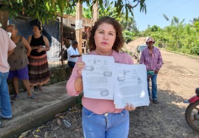 Habitantes de Comején protestan contra la alcaldesa Rosalba Rodríguez, no les quiere hacer obras