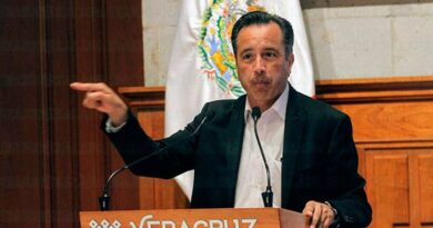 Cuitláhuac García Jiménez reconoció el trabajo, en favor de la educación, del alcalde carranceño Pasiano Rueda Canseco